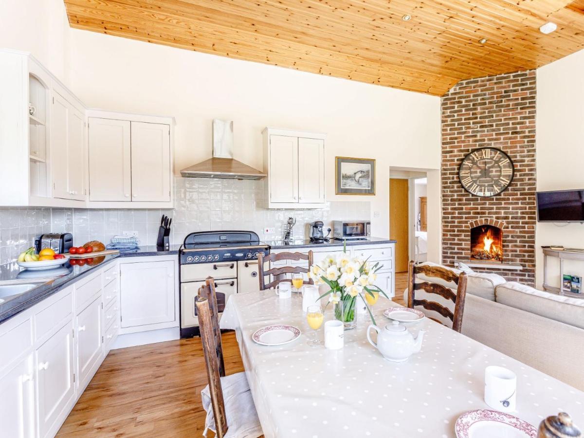 2 Bed In Dorchester 75243 Frampton  Dış mekan fotoğraf